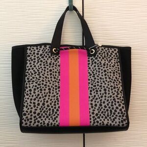 NWT Shiraleah Chicago neoprene black animal print tote w/ pink/orange stripes.